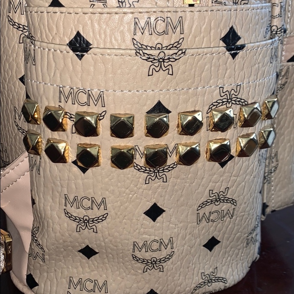 MCM CREAM BACKPACK - Picture 2 of 4